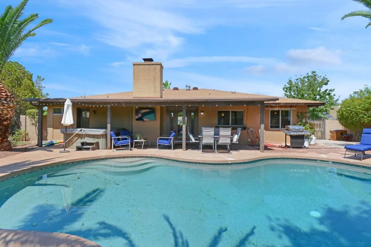 Prázdninový dům 4 Bdr, Two Master Suite, Billiards & Desert Oasis Pool Scottsdale USA